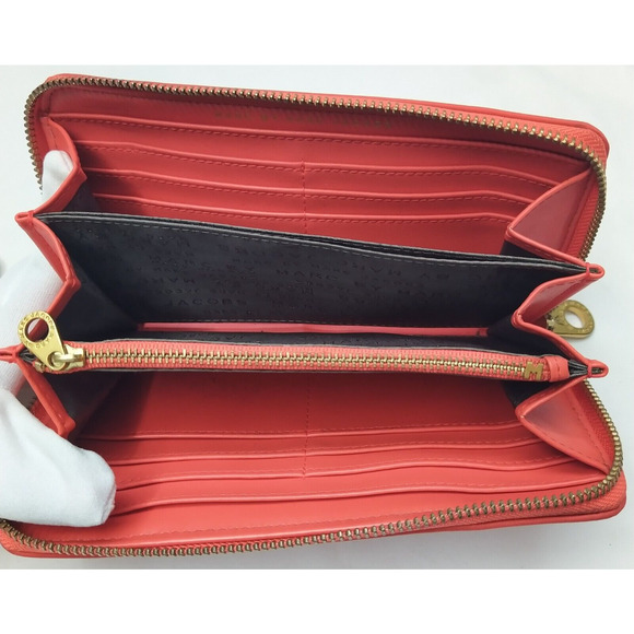 Marc By Marc Jacobs Hot Pink Nylon Zip Around Credit Card Long Wallet - Picture 9 of 16